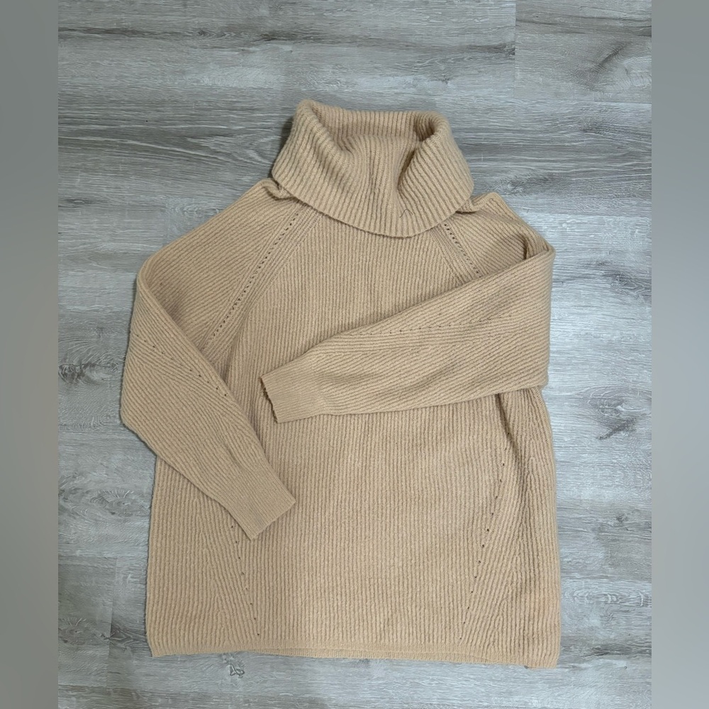 Never worn shop Stevie oversized turtle neck sweater